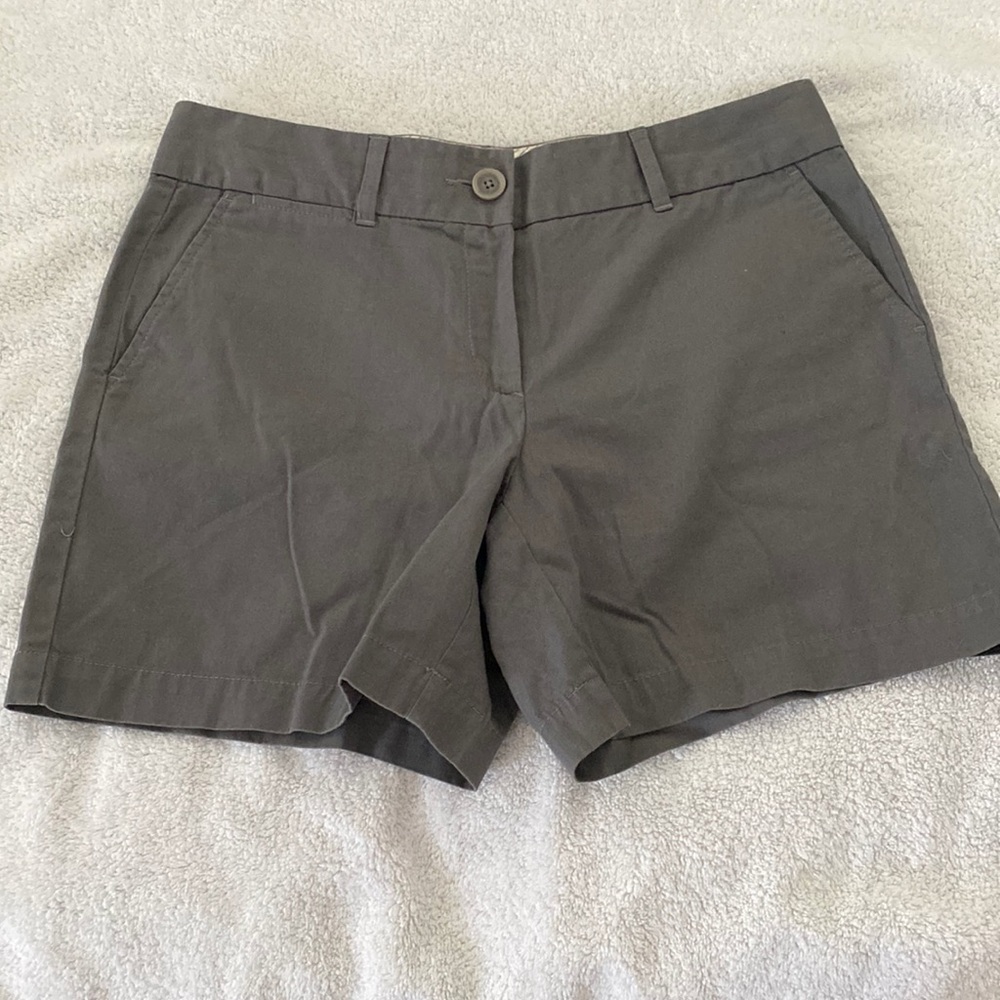 Grey women’s loft shorts size 6